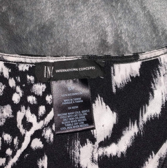 DRESS Small - Picture 2 of 3